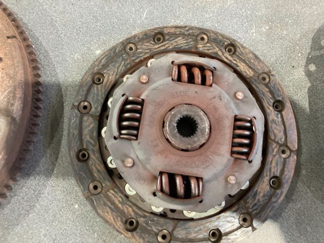 bontott FIAT PUNTO II Kuplung Tárcsa