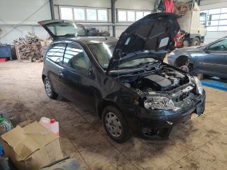 bontott FIAT PUNTO II Motor (Fűzött blokk hengerfejjel)