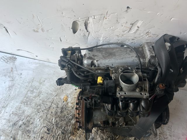 bontott FIAT PUNTO II Motor (Fűzött blokk hengerfejjel)