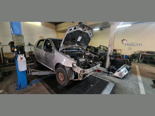 bontott FIAT PUNTO II Motor (Fűzött blokk hengerfejjel)