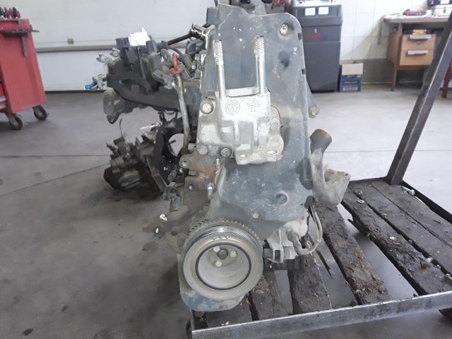bontott FIAT PUNTO II Motor (Fűzött blokk hengerfejjel)