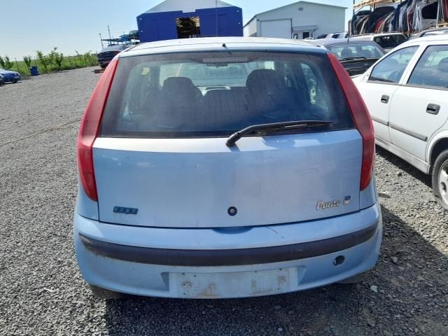 bontott FIAT PUNTO II Motor (Fűzött blokk hengerfejjel)