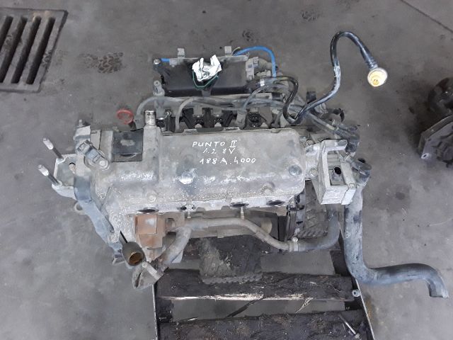 bontott FIAT PUNTO II Motor (Fűzött blokk hengerfejjel)