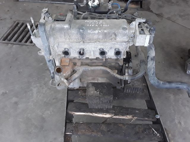 bontott FIAT PUNTO II Motor (Fűzött blokk hengerfejjel)