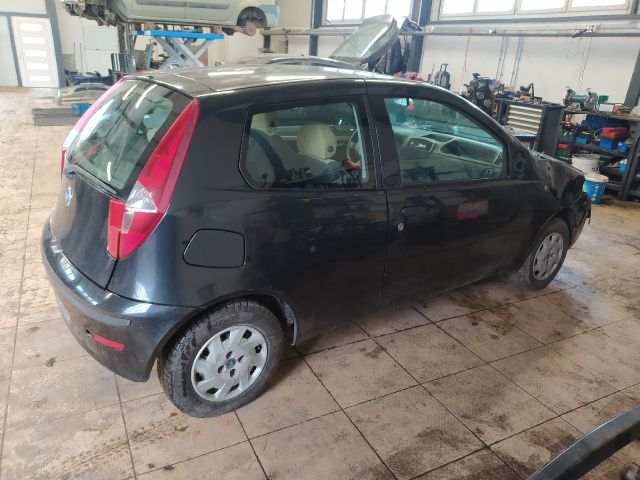 bontott FIAT PUNTO II Motor (Fűzött blokk hengerfejjel)