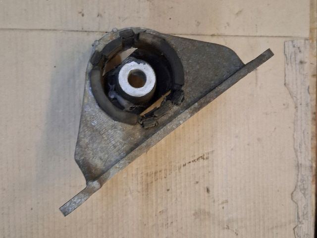 bontott FIAT PUNTO II Motor Tartó Bak (Fém)