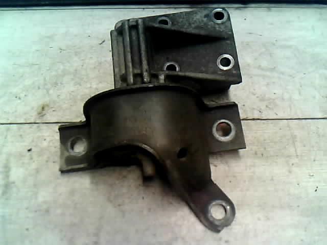 bontott FIAT PUNTO II Motor Tartó Bak (Fém)