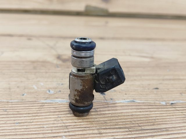 bontott FIAT PUNTO II Porlasztó (1 db)