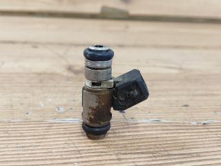 bontott FIAT PUNTO II Porlasztó (1 db)