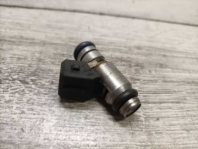 bontott FIAT PUNTO II Porlasztó (1 db)