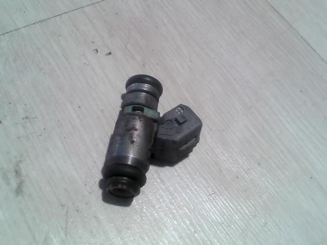 bontott FIAT PUNTO II Porlasztó (1 db)