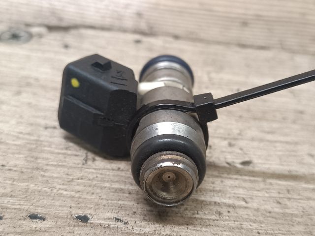 bontott FIAT PUNTO II Porlasztó (1 db)