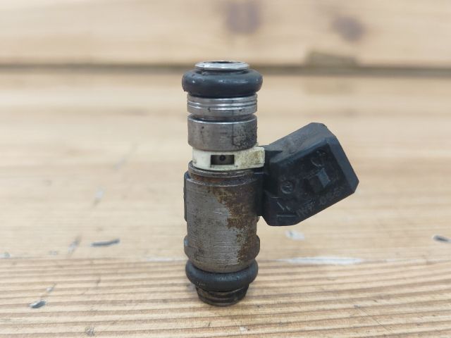 bontott FIAT PUNTO II Porlasztó (1 db)