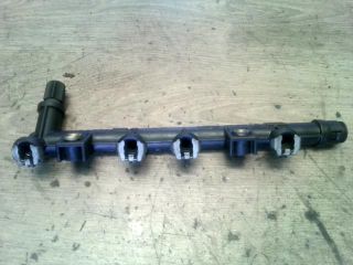 bontott FIAT PUNTO II Porlasztó Sor / Híd