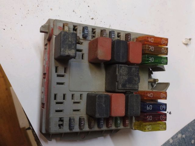 bontott FIAT PUNTO II Biztosítéktábla Motortér