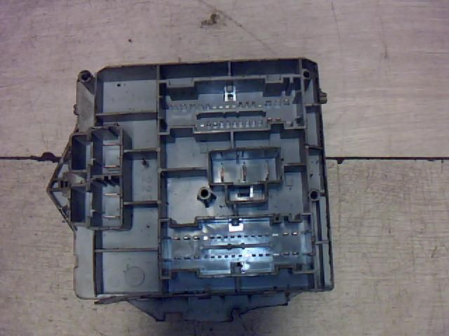 bontott FIAT PUNTO II Biztosítéktábla Motortér