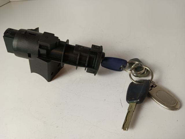 bontott FIAT PUNTO II Gyújtáskapcsoló Házzal