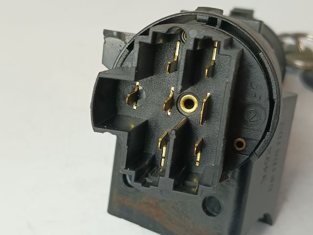 bontott FIAT PUNTO II Gyújtáskapcsoló Házzal