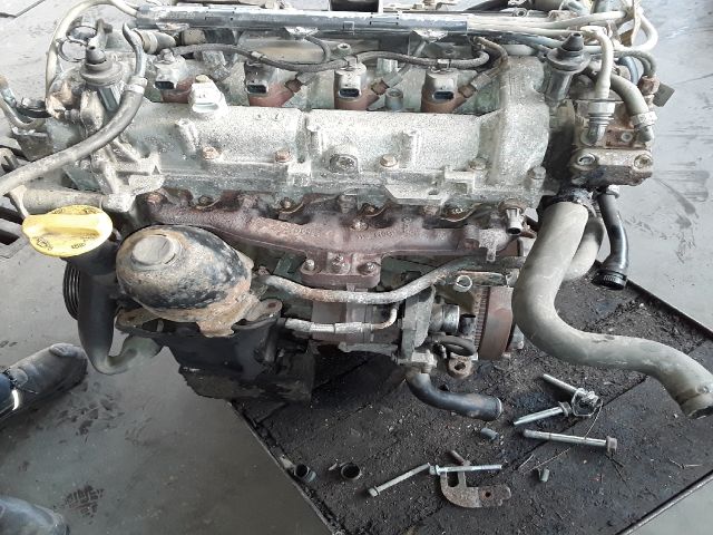 bontott FIAT PUNTO II Motor (Fűzött blokk hengerfejjel)