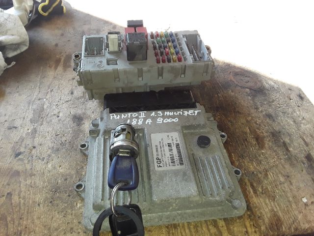 bontott FIAT PUNTO II Motorvezérlő