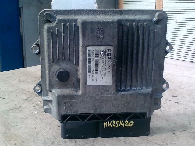 bontott FIAT PUNTO II Motorvezérlő