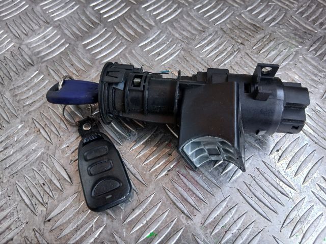 bontott FIAT PUNTO II Gyújtáskapcsoló Házzal