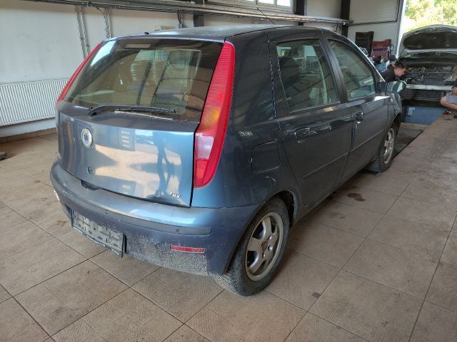 bontott FIAT PUNTO II Jobb első Csonkállvány Kerékaggyal