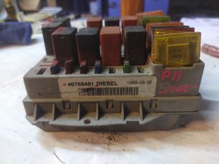 bontott FIAT PUNTO II Biztosítéktábla Motortér