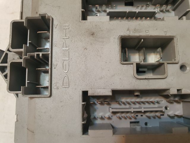 bontott FIAT PUNTO II Biztosítéktábla Motortér