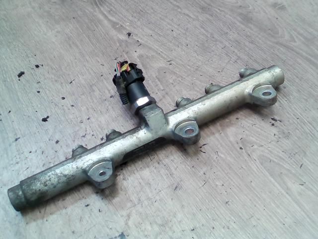 bontott FIAT PUNTO II Közösnyomócső