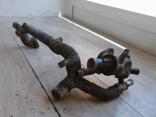 bontott FIAT PUNTO II Termosztátház Csővel