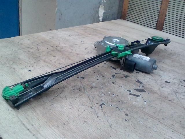 bontott FIAT PUNTO II Bal első Ablakemelő Szerkezet (Elektromos)