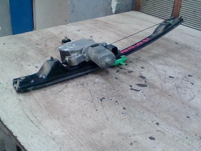 bontott FIAT PUNTO II Bal első Ablakemelő Szerkezet (Elektromos)