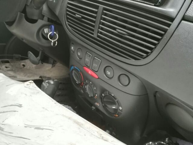 bontott FIAT PUNTO II Bal első Ablaktörlő Kar