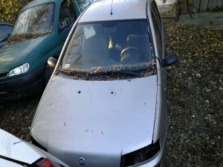 bontott FIAT PUNTO II Bal első Ajtó (Részeivel)