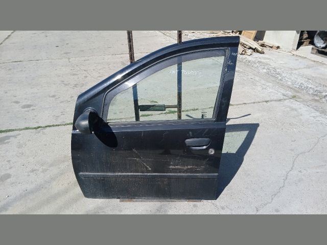 bontott FIAT PUNTO II Bal első Ajtó (Részeivel)