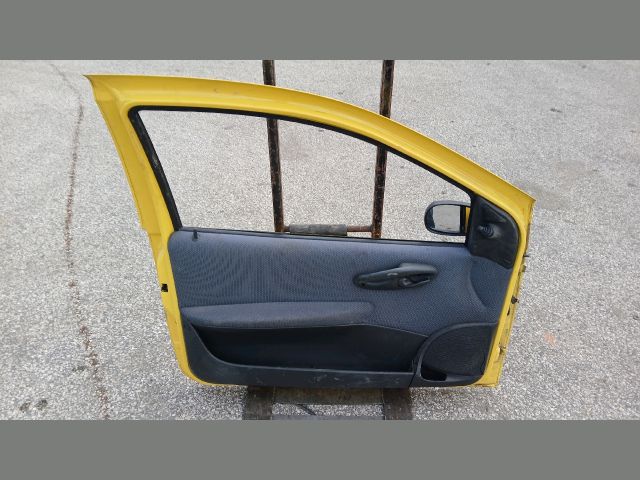 bontott FIAT PUNTO II Bal első Ajtó (Részeivel)