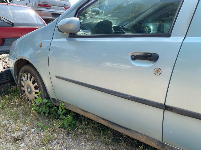 bontott FIAT PUNTO II Bal első Ajtó (Üres lemez)