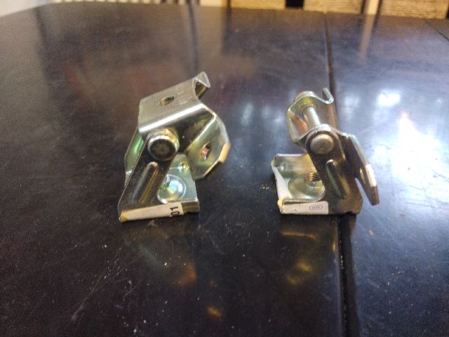 bontott FIAT PUNTO II Bal első Ajtóhatároló