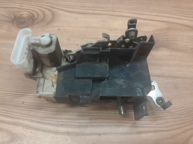 bontott FIAT PUNTO II Bal első Ajtózár