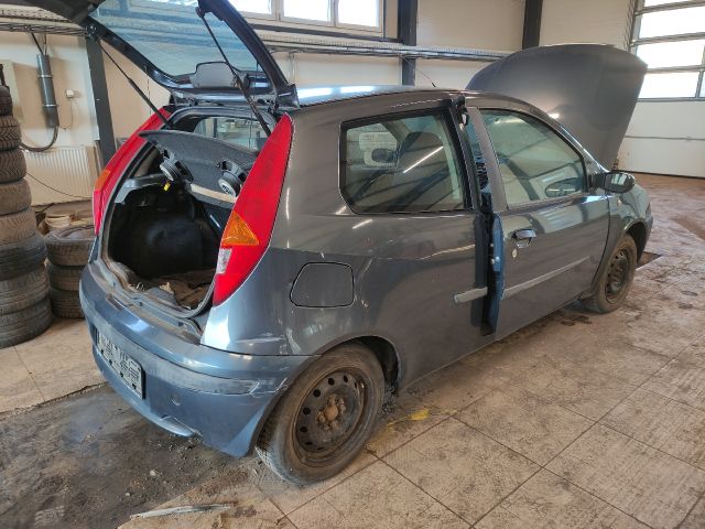 bontott FIAT PUNTO II Bal első Ajtózár