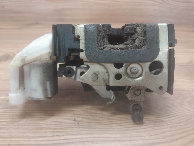 bontott FIAT PUNTO II Bal első Ajtózár