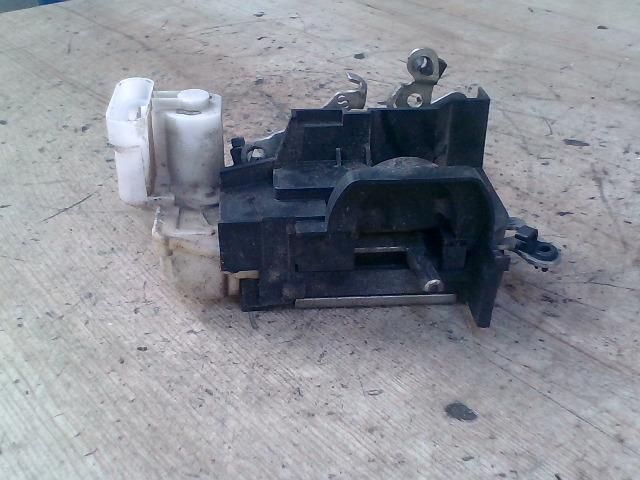 bontott FIAT PUNTO II Bal első Ajtózár