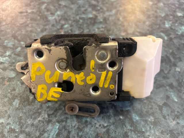 bontott FIAT PUNTO II Bal első Ajtózár