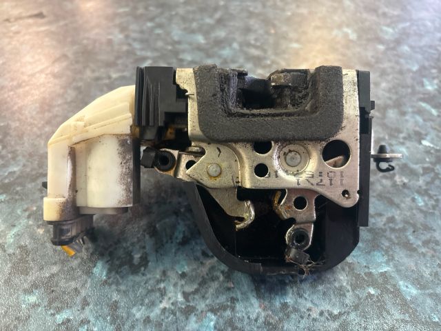 bontott FIAT PUNTO II Bal első Ajtózár