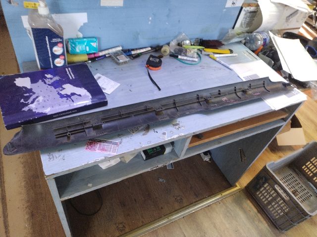 bontott FIAT PUNTO II Bal első Belső Küszöb Burkolat