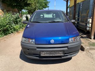 bontott FIAT PUNTO II Bal első Dobbetét (Kerékjárati, Műanyag)