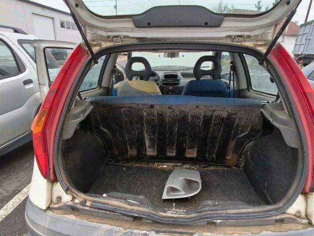 bontott FIAT PUNTO II Bal első Sárvédő Irányjelző