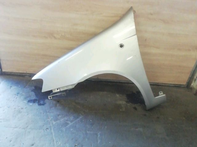 bontott FIAT PUNTO II Bal első Sárvédő