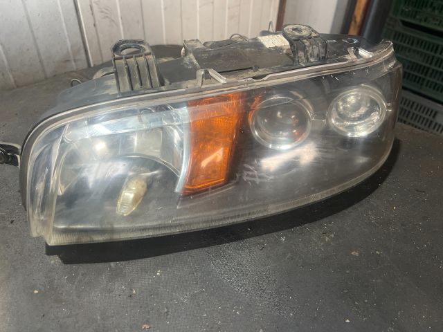 bontott FIAT PUNTO II Bal Fényszóró